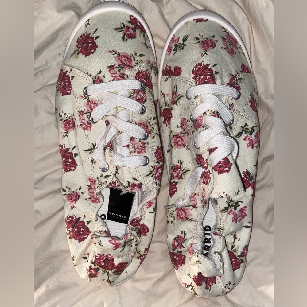 NWT White with Pink Roses Slip-On Sneakers 12